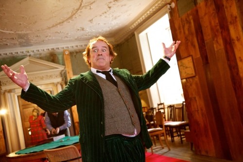 Darragh-Kelly-in-The-Performance-Corporations-production-of-Slatterys-Sago-Saga-pic-Ciaran-Bagnall